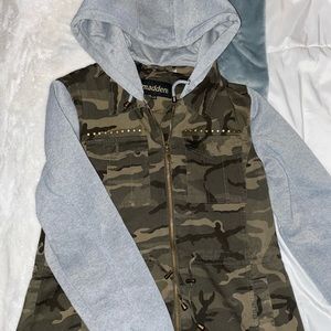 Madden camo jacket with sweater sleeves